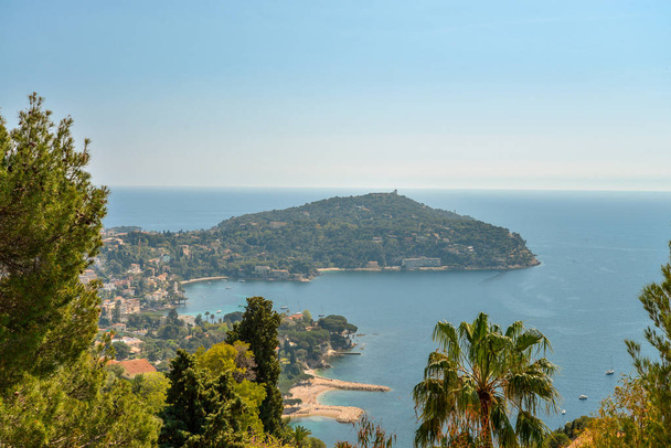 Scenic view of the Mediterranean coastline - Foto, afbeelding