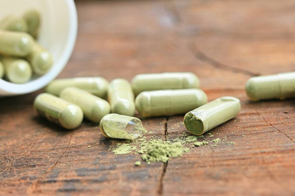 Травяные лекарства в капсуле
 - Фото, изображение