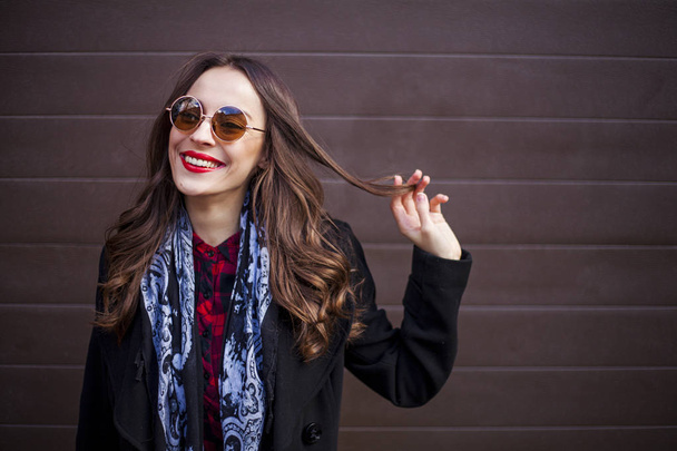 woman in stylish sunglasses - Foto, Bild