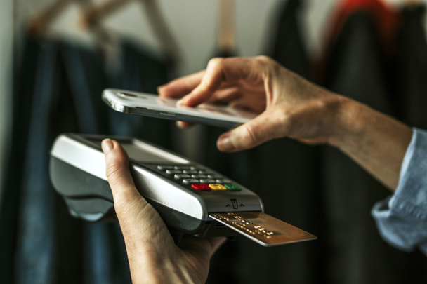 kredi kartı ile alışveriş - Fotoğraf, Görsel