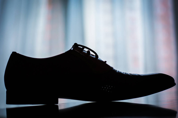 Moda clásicos zapatos marrones de los hombres
 - Foto, Imagen