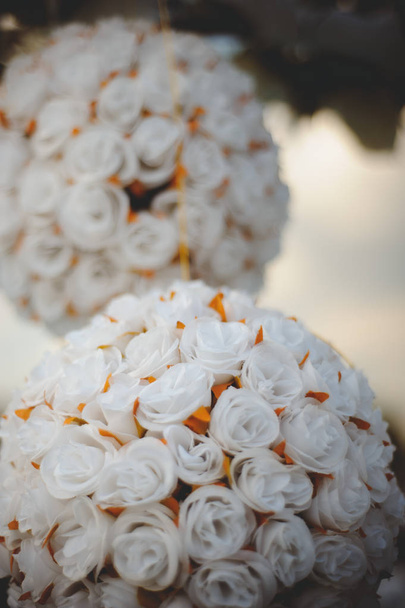 Весільний букет виготовлені з троянди білі - Фото, зображення