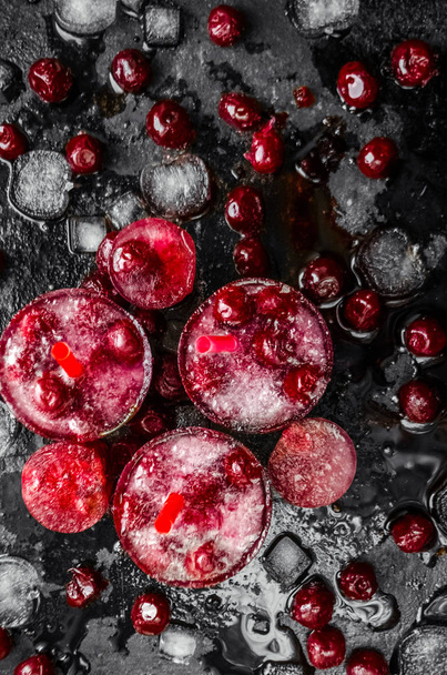 Delikatność i pyszne lody z świeże jagody - Zdjęcie, obraz