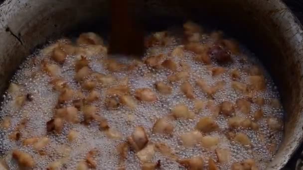 Подготовка свиных зерен, Кулинарные грибы, Свиные жиры
 - Кадры, видео