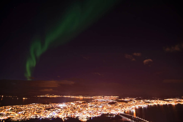 aurores boréales au-dessus de Tromso, Norvège
 - Photo, image