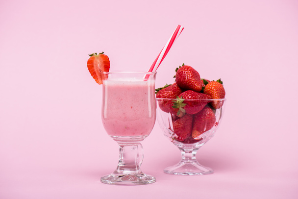 delicious strawberry milkshake  - Foto, imagen
