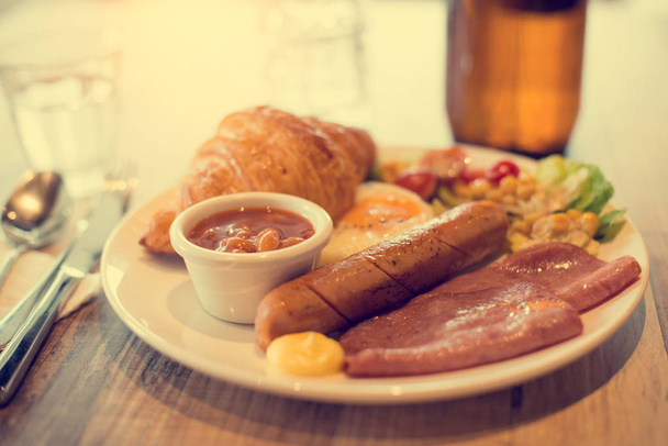 Tasty english breakfast  - Φωτογραφία, εικόνα