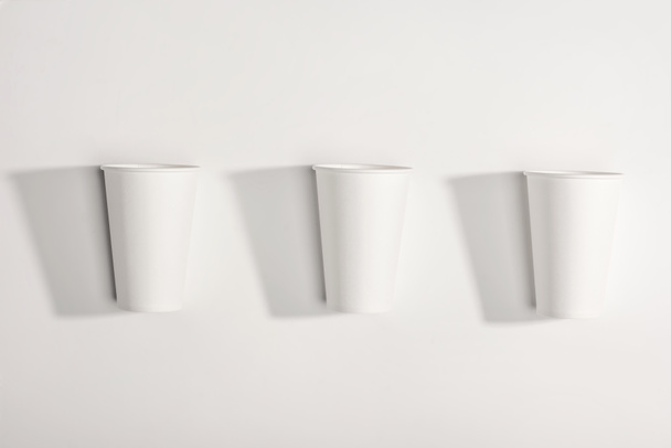 disposable paper cups - Foto, afbeelding