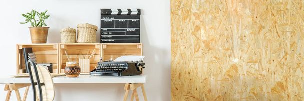 Workspace with osb wall - Foto, afbeelding