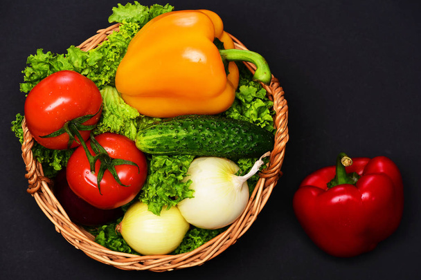 trade and market concept, vegetables, lettuce, tomatoes, onions, peppers, cucumber - Fotó, kép