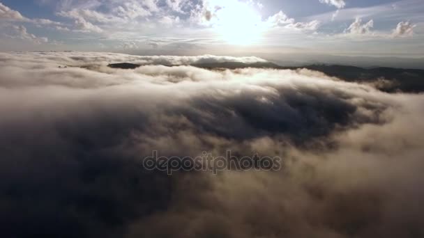 Luftaufnahme über Wolken - Filmmaterial, Video