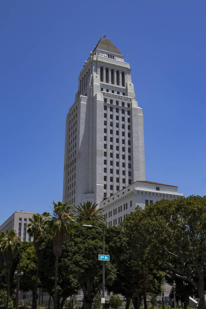 ロサンゼルス市庁舎とメトロ エリアのダウンタウン - 写真・画像