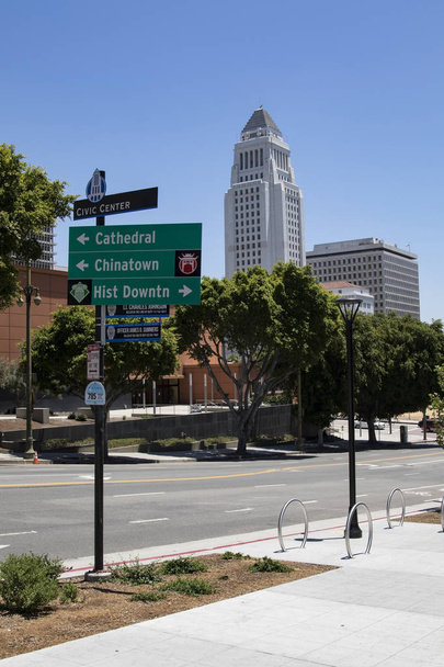 Ayuntamiento de Los Ángeles y área metropolitana en el centro
 - Foto, Imagen