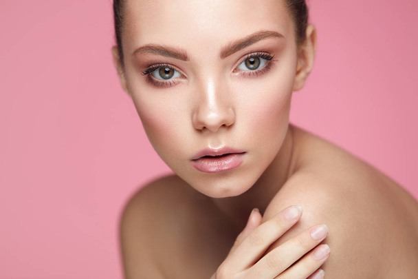 Beauty Woman Face Makeup. Female With Fresh Facial Skin - Fotoğraf, Görsel