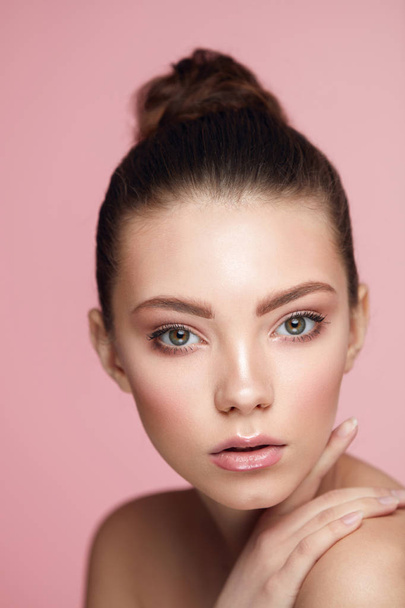 Skin Care. Portrait Of Beautiful Female Face With Fresh Makeup - Фото, зображення