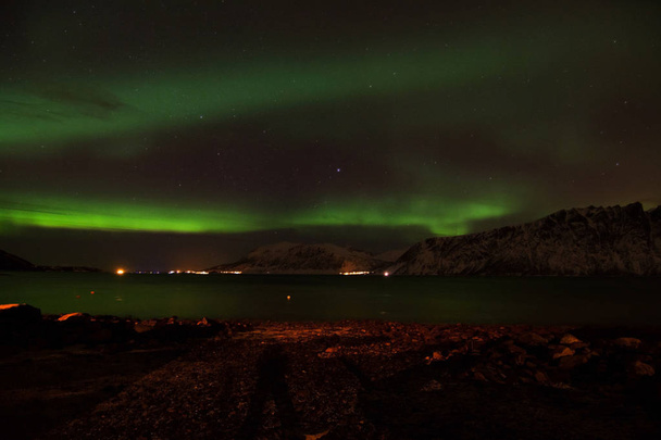 Northern Lights em Aun perto de Harstad, Noruega
 - Foto, Imagem