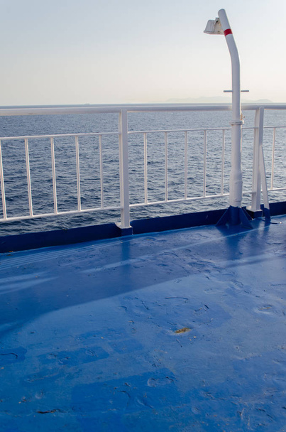 Fahrgastschiff-Deck und Verteiler - Foto, Bild