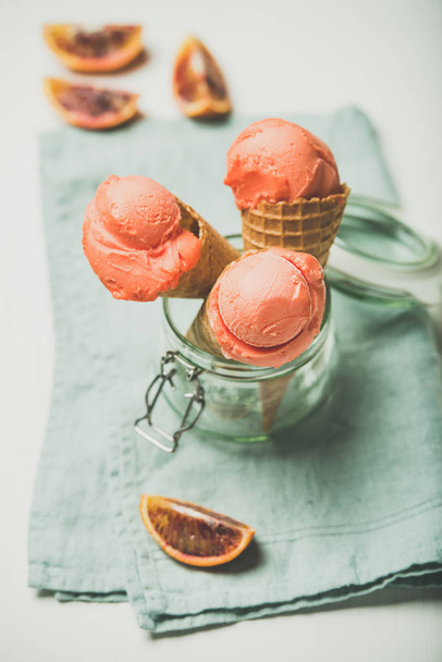 blood orange ice cream  - Fotoğraf, Görsel