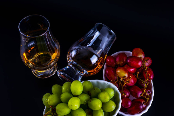single malt tasting glasses, single malt whisky in a glass, whit - Fotoğraf, Görsel