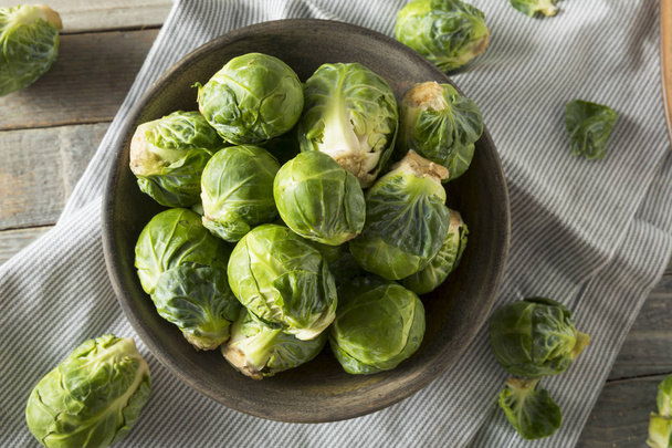 Raw Organic Green Brussel Sprouts - Foto, Imagen