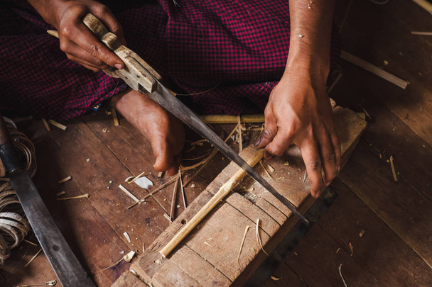 Ruční dílna pro výrobu papíru deštník v Myanmaru - Fotografie, Obrázek