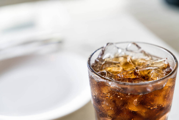 iced cola on the table - Φωτογραφία, εικόνα