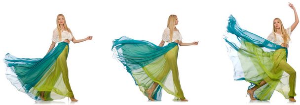 Kobieta koncepcja moda w zielonej sukni na białym - Zdjęcie, obraz