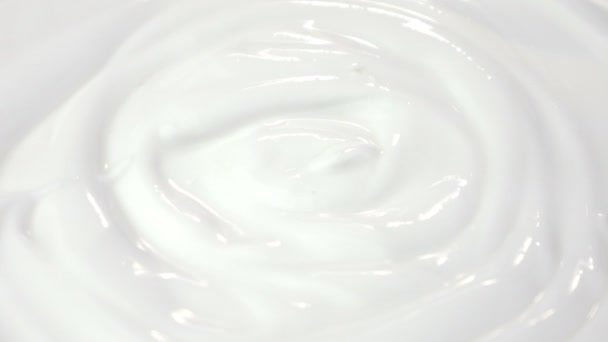 Loopable vídeo of swirling yogurt in 4K
 - Filmagem, Vídeo