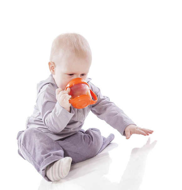 Toddler boy drinking - Foto, imagen