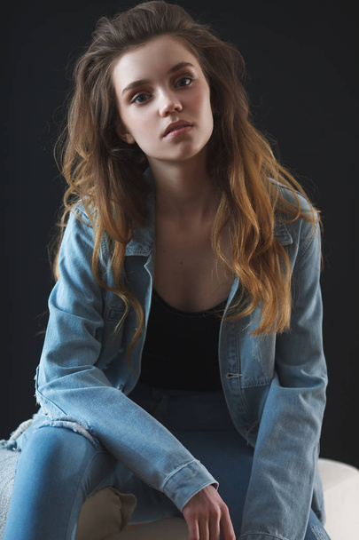 young teenage girl wearing jeans jacket - Foto, Imagem