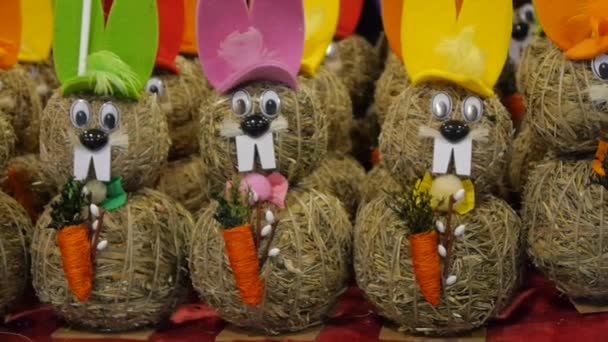 Velikonoční dekorace králíků. - Záběry, video