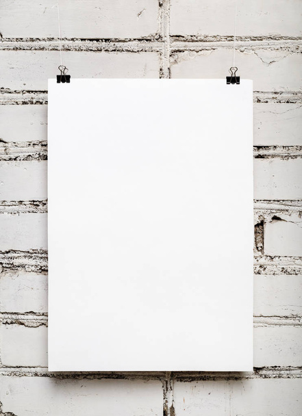 calendario de pared en blanco
 - Foto, imagen
