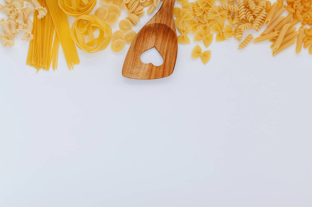 Дизайну концепцію і меню італійських страв. Різного роду макарони далеко - Фото, зображення