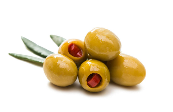 włoskie oliwki na białym tle - Zdjęcie, obraz