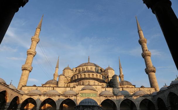 Mezquita Azul Sultanahmet en Estambul
 - Foto, Imagen