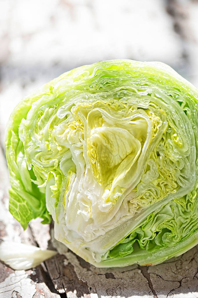 Göbek salatayı yarım üzerinde tablo  - Fotoğraf, Görsel