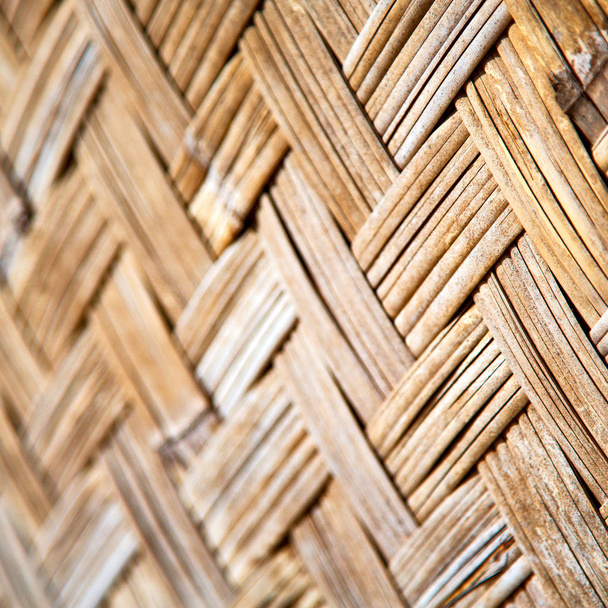 un muro costruito su bambù di vimini
 - Foto, immagini