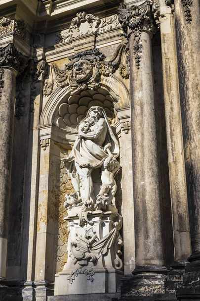 Sculpture in the niche in gate of Zwinger - 写真・画像