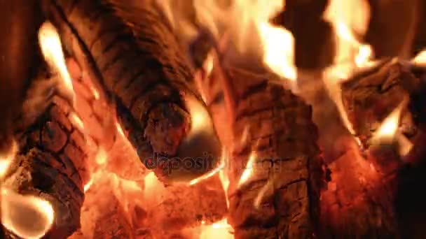 Lángok a haldokló kellékei - Felvétel, videó