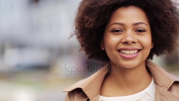 close up happy african american woman outdoors - Metraje, vídeo