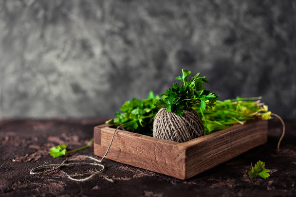 Ball of twine and fresh parsley - Foto, immagini