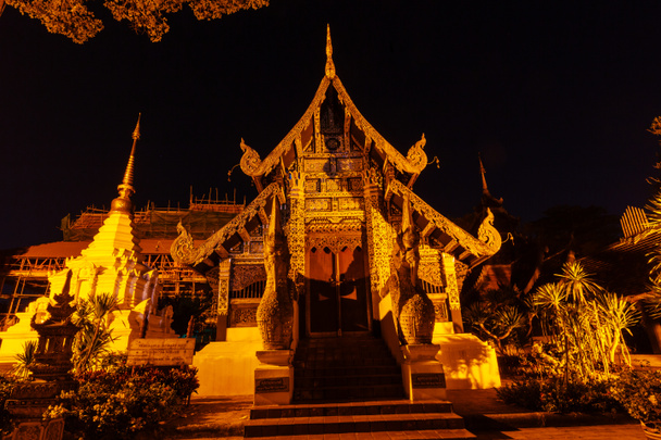 Noční zobrazení buddhistický chrám v Chiang Mai - Fotografie, Obrázek