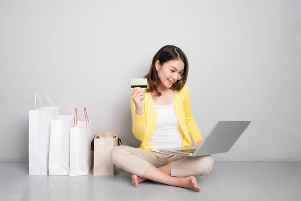 woman shopping online - Foto, Imagem