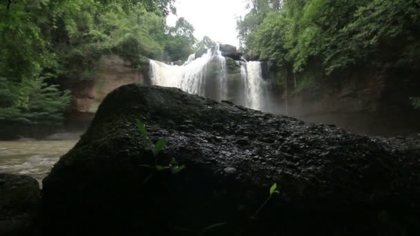 Haew Suwat cascada Kao Yai parque nacional Patrimonio de la Humanidad, Tailandia, Cámara de diapositivas HD 1920x1080 clip
. - Imágenes, Vídeo