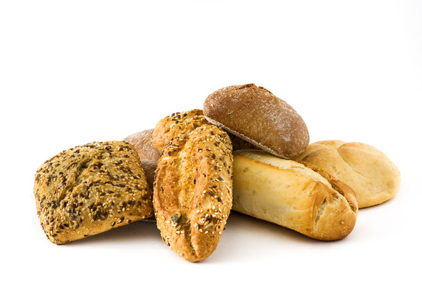 Assortiment van brood geïsoleerd op witte achtergrond - Foto, afbeelding