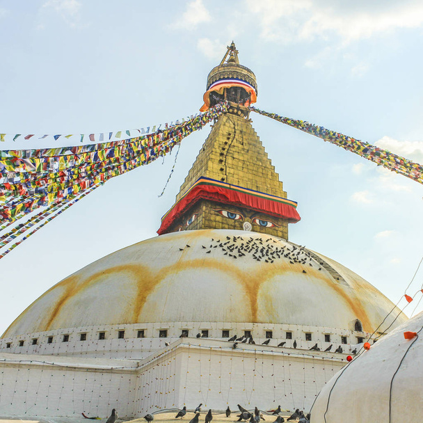 Buddhista vallási központ Boudhanath sztúpa Katmanduban, Nepa - Fotó, kép