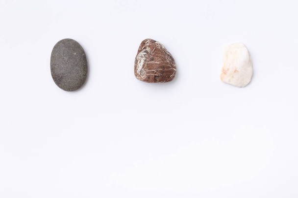 Três pedras coloridas
 - Foto, Imagem