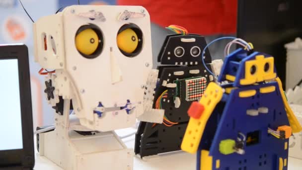 Έννοια πρωτότυπα ρομπότ παιχνίδι - Πλάνα, βίντεο