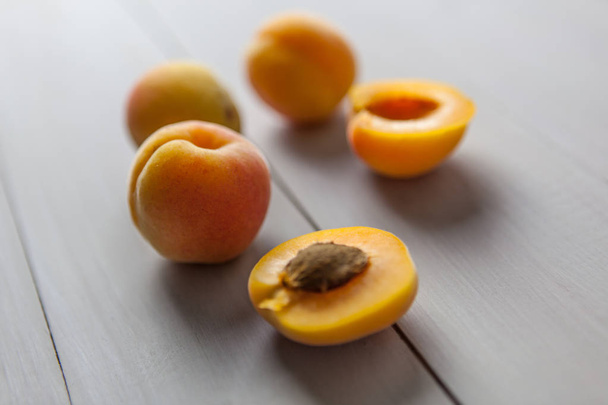 Fresh apricot fruits - Fotoğraf, Görsel