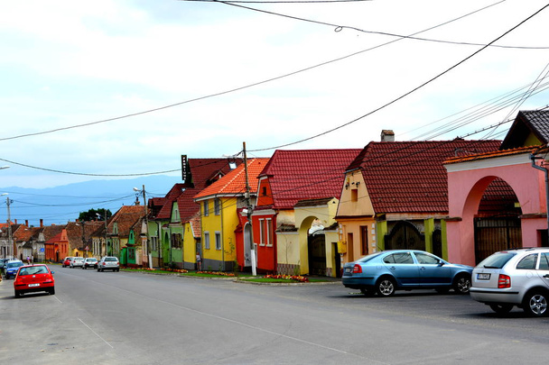 Typisch stedelijke landschap in het dorp Codlea, vermoedelijk ook hebben opgericht door Duitsers. - Foto, afbeelding
